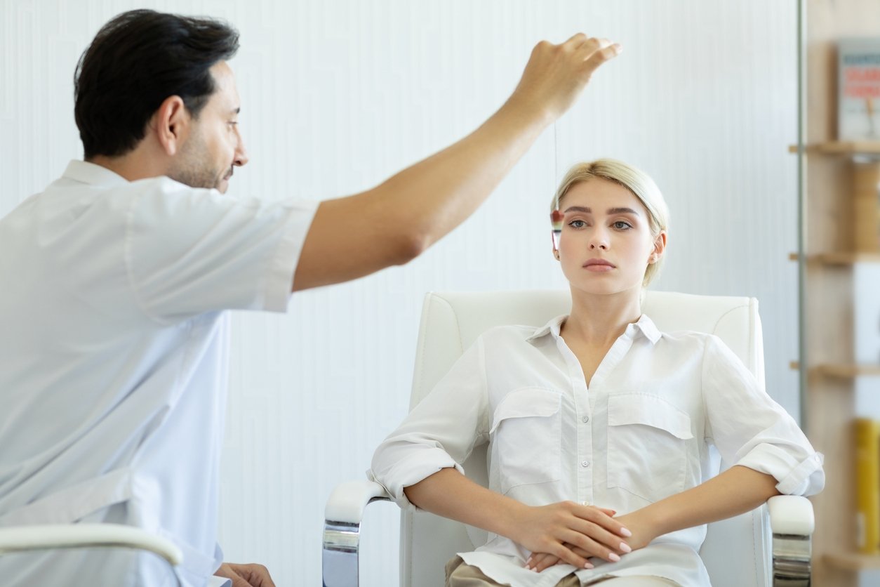 Science Says Hypnotherapy Works But Only If You Ask This First